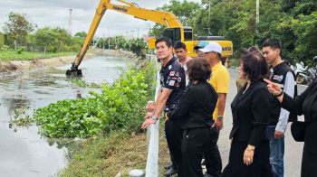 เทศบาลนครหัวหิน เร่งขุดลอกคูคลอง รับมือปัญหาน้ำท่วม