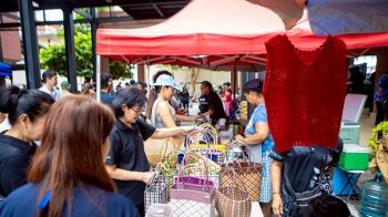 เมืองพัทยาจัดตลาดคนไทยยิ้มได้ กระตุ้นเศรษฐกิจชุมชนฐานราก