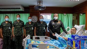 ผบ.ร.9 พร้อมคณะ ให้กำลังใจ ความห่วงใย กำลังพลบาดเจ็บ