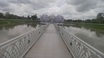 รายงานพิเศษ : ไปชม พระอุโบสถดอกบัวกลางน้ำ ที่ วัดเกาะแก้ว