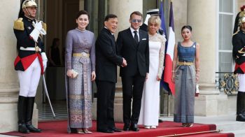 ฝรั่งเศสรับเสด็จยิ่งใหญ่ ร.10-ราชินี ปธน.ถวายเกียรติยศสูงสุด ทูลเกล้าฯเครื่องอิสริยาภรณ์
