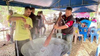 ชุมชนจาเราะกางา สืบสานวัฒนธรรม ทำขนมอาซูรอเสริมสร้างความสามัคคี