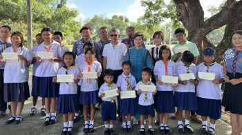 ‘ปธ.ชมรมกู้ภัยฯบุรีรัมย์’ ใจปล้ำมอบทุนการศึกษา มอบโอกาสแก่นักเรียน