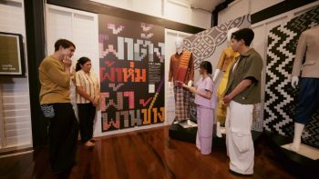 ตะลุยเมืองตรัง นั่งตุ๊กตุ๊กชมย่านตึกเก่า บุกอาณาจักร ‘ผ้าทอนาหมื่นศรี’ มรดกภูมิปัญญา 200 ปี