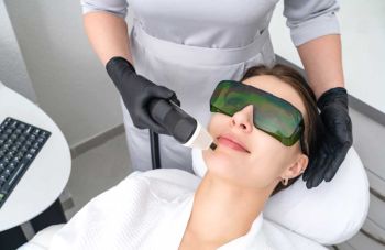 รีวิวโปรแกรม Accure Laser ที่ M Vita Clinic นวัตกรรมรักษาสิวตรงจุดที่ต้นตอ