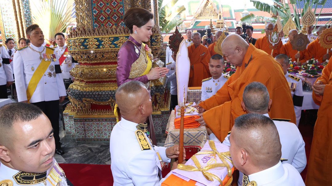 ในหลวง พระราชินี เสด็จฯ พระราชพิธีมหามงคลเฉลิมพระชนมพรรษา 4 รอบ