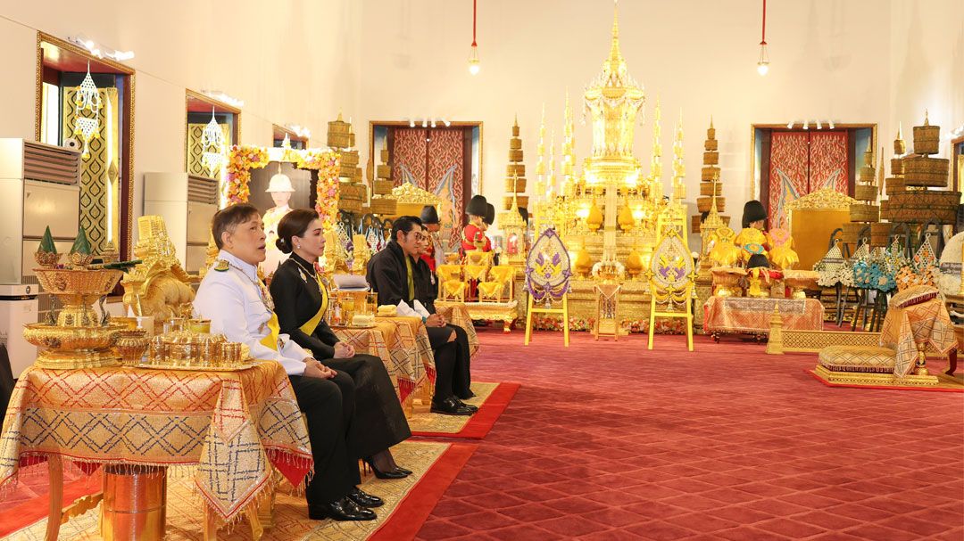 ในหลวง-พระราชินี ทรงบำเพ็ญพระราชกุศลสัตตมวาร ‘เจ้าฟ้าพัชรกิติยาภาฯ’ กษัตริย์-ราชินีภูฏาน เสด็จฯร่วมพิธี