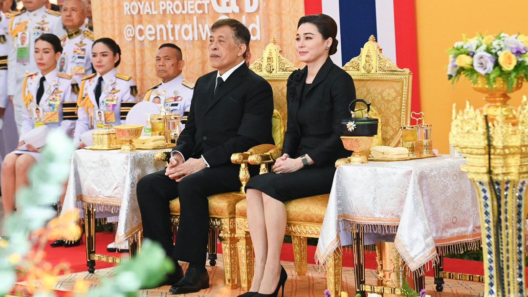 ในหลวง-พระราชินี ทรงเปิดงาน โครงการหลวง 57 ทอดพระเนตรกุหลาบ ควีนสุทิดา