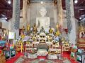 สายมูแห่ขอโชค\'หลวงพ่อโต\'วัดบรมธาตุทุ่งยั้งจุดธูปเสี่ยงทายขอเลขหลังบูรณะองค์ขาว