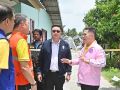 \'วราวุธ-สรชัด\'เยี่ยมครอบครัวเหยื่อพลุระเบิดสุพรรณบุรี ขอผวจ. กวดขันปมเกิดเหตุซ้ำ