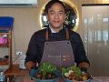 ร้านอาหารในอุตรดิตถ์ชูเมนูชาววัง \'ยำไก่อย่างเต่า-แกงนางลอย\' ดึงดูดนักท่องเที่ยว