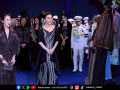 \'พระราชินี\'ทอดพระเนตรแฟชั่นโชว์ พระราชทานฉลองพระองค์ชุดไทย จัดแสดงนิทรรศการ 45 ปีพิจิตรา