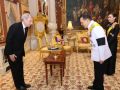 ‘ในหลวง-พระราชินี‘ พระราชทานพระบรมราชวโรกาสให้ ทูตต่างประเทศประจำประเทศไทย เฝ้าฯ กราบบังคมทูลลา ในโอกาสที่จะพ้นจากหน้าที่