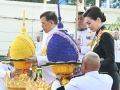 ในหลวง-พระราชินี เสด็จฯไปทรงวางพานพุ่ม เนื่องในโอกาสวันที่ระลึกมหาจักรีบรมราชวงศ์