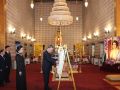 ปธน.เวียดนาม และภริยา วางพวงมาลาถวายสักการะพระบรมศพ ‘พระพันปีหลวง’