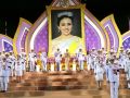 นายกฯ-ภริยา นำจุดเทียนถวายพระพรชัยมงคล เนื่องในพระราชพิธีมหามงคลเฉลิมพระชนมพรรษา 4 รอบ พระราชินี