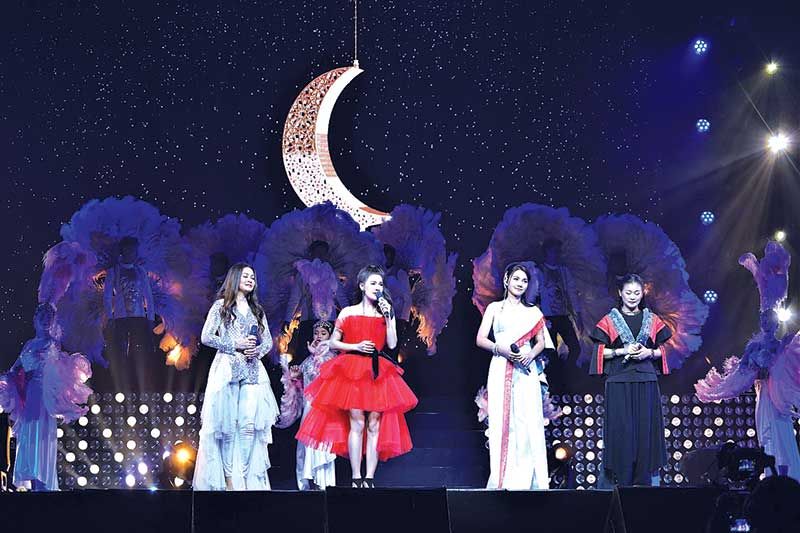 ‘แกรมมี่’เล่นใหญ่เวทีสุดอลัง  คอนเสิร์ต Online รำลึก 28 ปี พุ่มพวง ดวงจันทร์