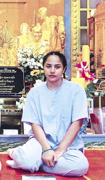 ‘กานดา อาร์สยาม’ บวชแก้บน ยอดขายมะขามแช่อิ่มปังทะลุเป้า