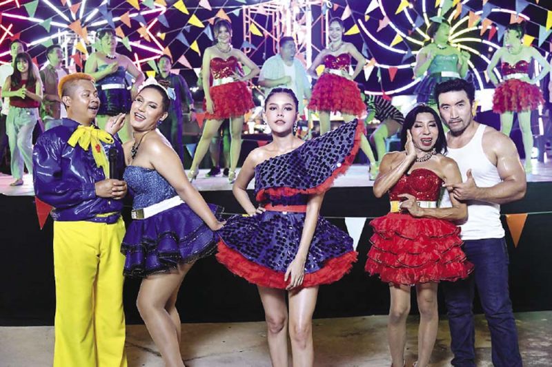 'สิงห์คำรามดนตรี'ส่งเพลง'สาวรำวง' เวอร์ชั่น'ไข่มุก'ปะทะ'แม่สิตางศุ์'