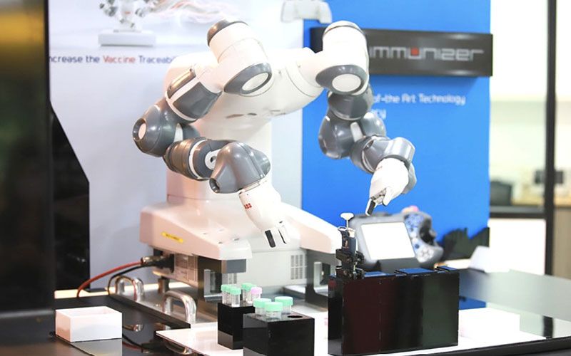 ‘มหิดล’เปิดตัว‘เอไอ-อิมมูไนเซอร์’  นวัตกรรมหุ่นยนต์ช่วยพัฒนาวัคซีน