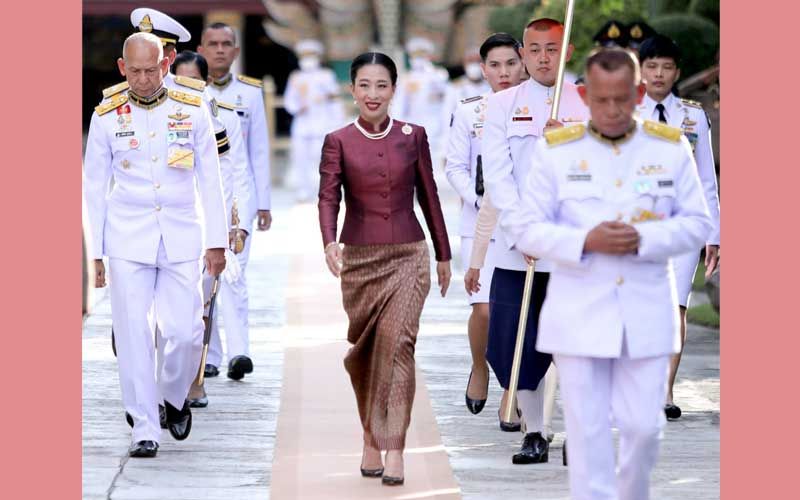 ในหลวงโปรดเกล้าฯกรมหลวงราชสาริณีสิริพัชร ทรงบำเพ็ญพระราชกุศลเนื่องในวันอาสาฬหบูชา
