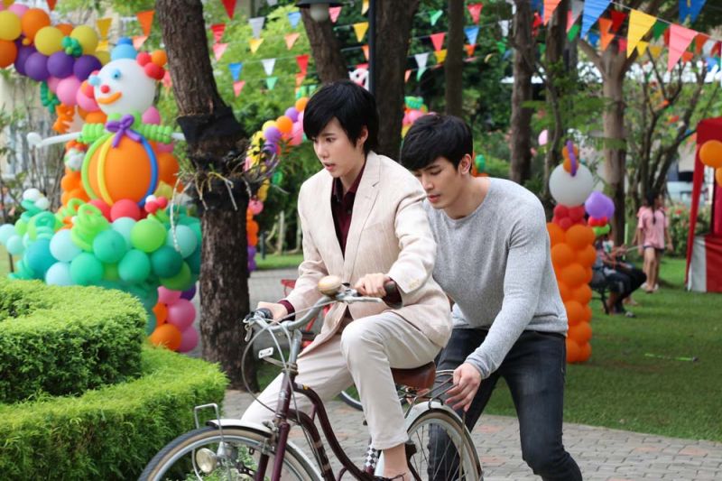 'เอสเธอร์'โอด!หัดปั่นจักรยานจนได้แผล โชคดี'สน ยุกต์'ช่วยทำแผล ใน'เล่ห์เกมรัก'