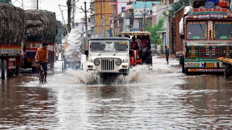 อินเดียระทมพายุฝนถล่ม3รัฐ  ตายนับสิบ-เจ็บอย่างน้อย70คน