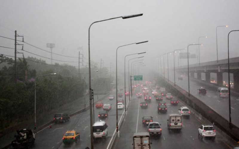 ประเทศไทยยังมีฝนต่อเนื่อง เตือนระวังอันตรายจากฝนตกหนัก-ฝุ่นละอองขนาดเล็ก