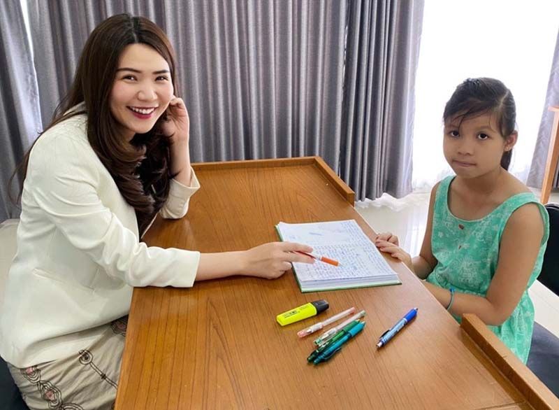 ‘ครูเบล’อดีตเด็กทุน 10 ประเทศ  ไกด์ไอเดียติวสอบ AEIS ประเทศสิงคโปร์