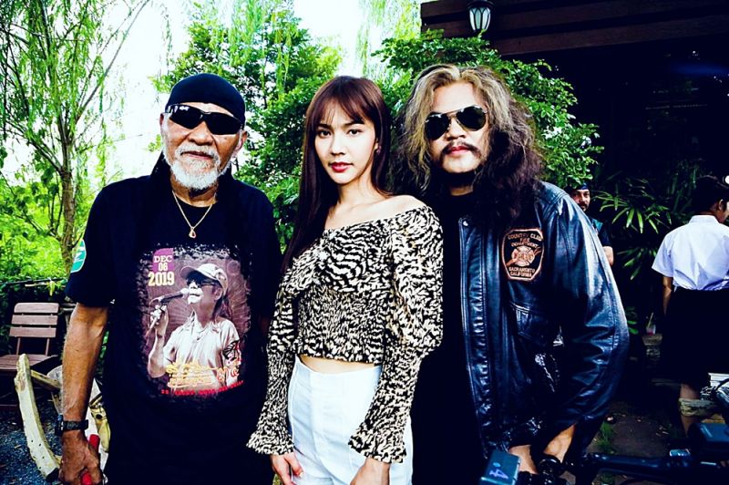 นางเอกวิคหลากสี'พีพี พัชญา'เล่น MV ให้ 'น๊อต ไผ่ร้อยกอ' เพลง'อีเรียม'