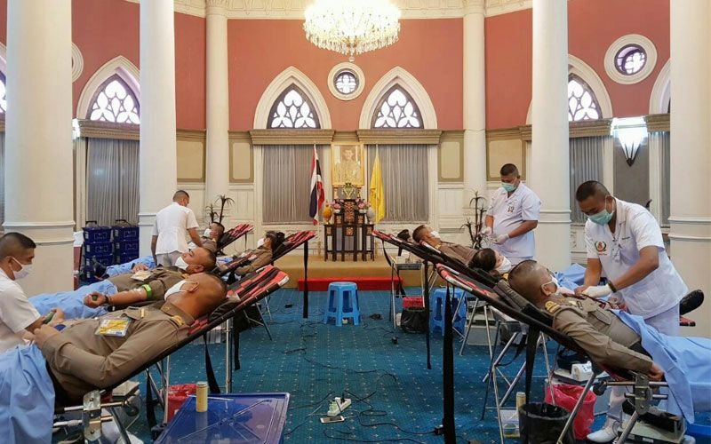 ข้าราชบริพารฯในพระองค์พร้อมใจ บริจาคโลหิตสำรองรักษาผู้ป่วยโควิดเนื่องในวันเฉลิมฯ