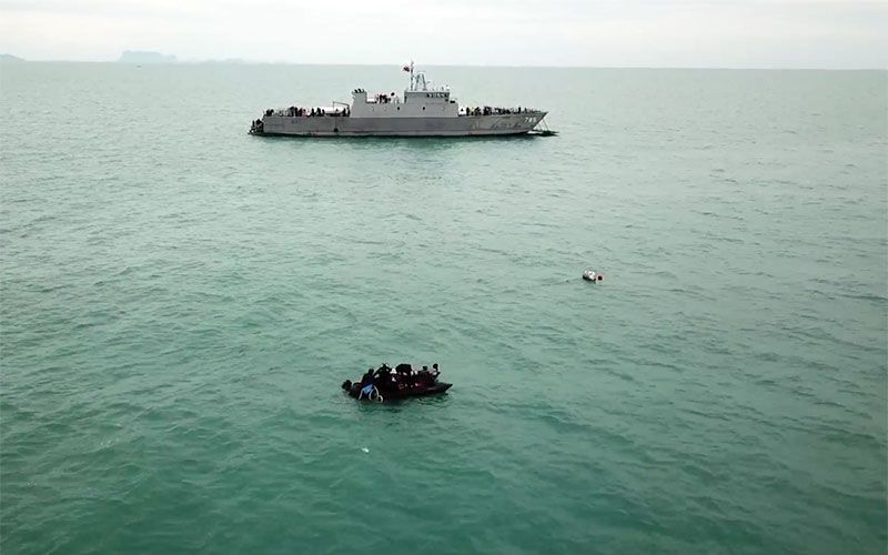 'หน่วยซีล-กู้ภัยทางทะเล'ลุยค้นหา3ผู้สูญหาย เรือเฟอร์รี่เกาะสมุยล่ม