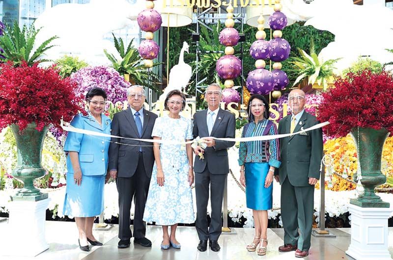 มหัศจรรย์กล้วยไม้แห่งแผ่นดินกว่า 880,000 ดอก  เฉลิมพระเกียรติสมเด็จฯ พระบรมราชชนนีพันปีหลวง
