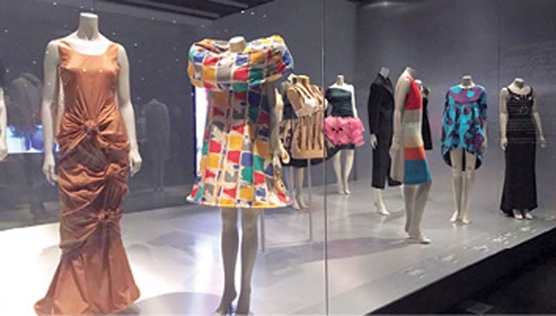 แหวกฟ้าหาฝัน : Evolution of Clothes ใน Museum of Decorative Art Barcelona 2