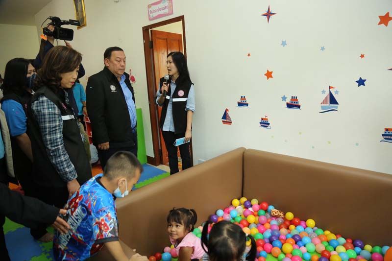 'จุติ'เปิด'เฮือนอุ่นใจ๋'สถานรับเลี้ยงเด็กต้นแบบ ช่วยพ่อแม่ทำงานกลางคืน