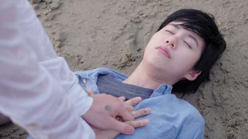 ระทึก! 'เอสเธอร์'หวิดจมน้ำ'สน'กระโดดช่วยไว้ทัน ซีนสุดโหด'เล่ห์เกมรัก'