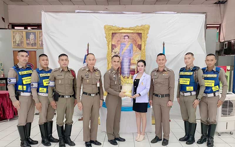 เวิร์ล คอร์ปอเรชั่นฯมอบข้าวสาร 2 ตันให้บช.น. จัดสรรให้จราจรโครงการพระราชดำริ