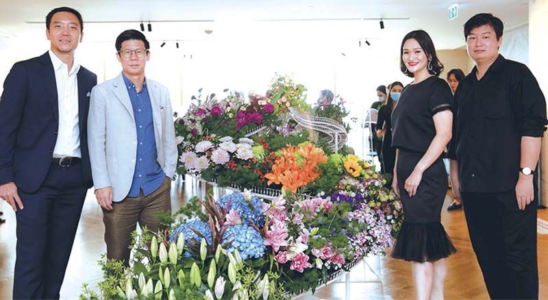 ฉลองครบ 2 ปี ปัญญ์ปุริ เวลเนส  เนรมิตศิลปะดอกไม้ ฝีมือศิลปินไทย