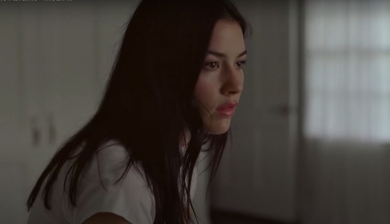 คอนเสิร์ต Virtual Live Showcase  จากศิลปินสาวสวยเสียงมีเสน่ห์ Gracie Abrams