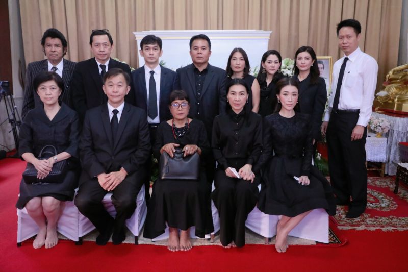 ‘เอิร์น-จิรวรรณ’ อาลัยรักคุณพ่อสุดซึ้ง! ขอบคุณทุกคน ร่วมให้กำลังใจครอบครัว