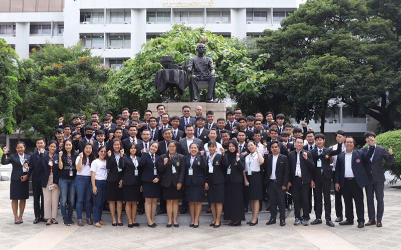 รมว.อว.เปิดบ้านต้อนรับผู้นำนักศึกษา ย้ำ'เรื่องที่ทำไม่ใช่การเมือง เราทำเพื่อบ้านเมือง'