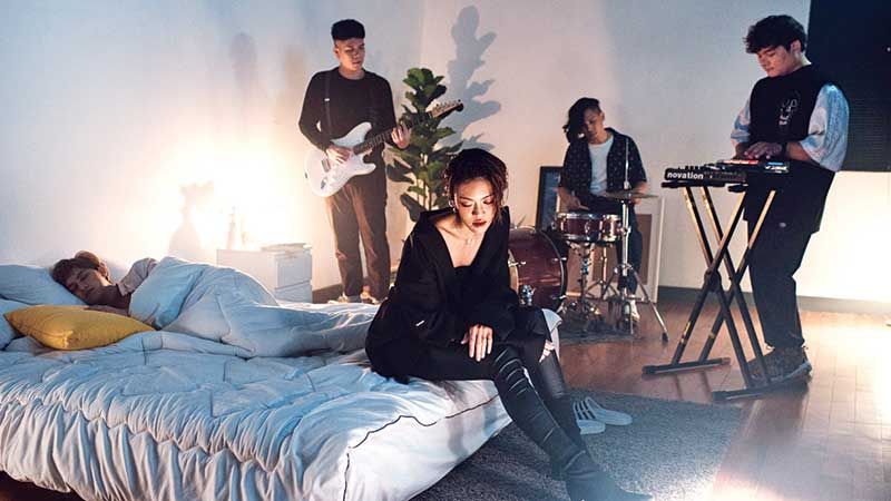 Rain Song ซิงเกิ้ลใหม่วง Klear..แพท เปลี่ยนความฝันให้เป็นเพลง