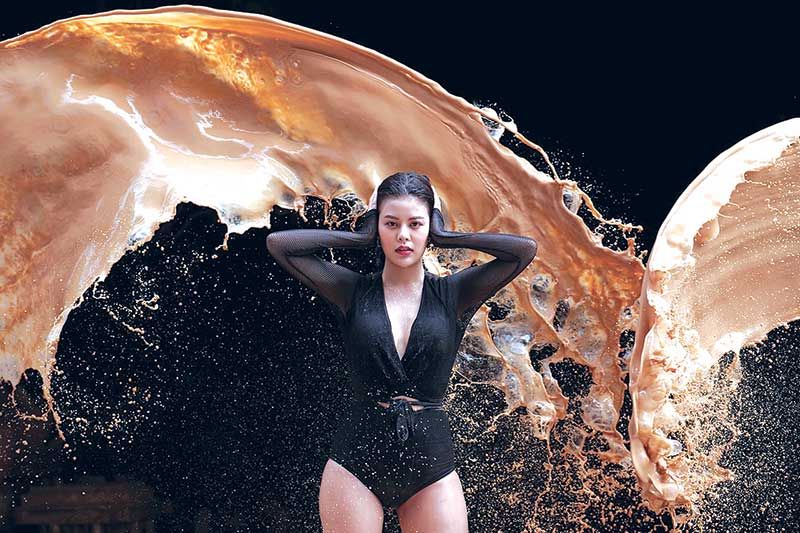 ‘ลาดา อาร์สยาม’ทุ่มสุดตัว  เป็นนางแบบถ่ายภาพ‘ราดดิน’  เผยแพร่งานศิลป์ชาวราชบุรี