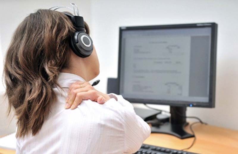 6 ท่าบริหารง่ายๆ แก้ปวดคอ บ่าไหล่