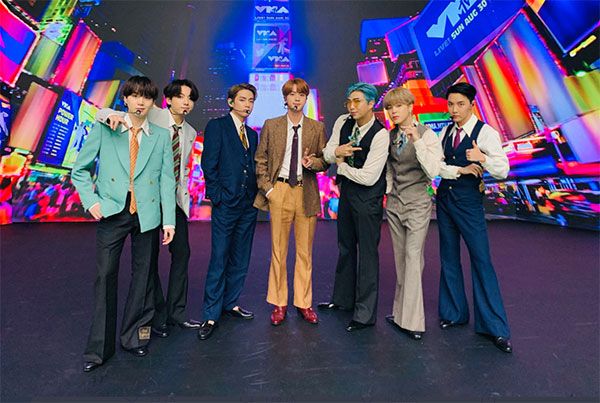 'เอส เอฟ'ร่วมยินดีกับการคว้ารางวัลระดับโลก !!! ส่งคอนเทนต์เบื้องหลังสุดยิ่งใหญ่ของวง BTS