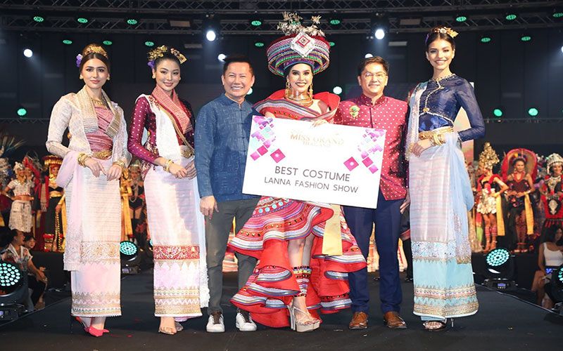 แฟชั่นโชว์ ชาติพันธุ์ล้านนา สุดปัง!! ‘มิสแกรนด์เพชรบูรณ์’ คว้ารางวัล Best Costume Lanna