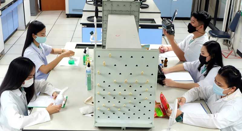 ‘สวนดุสิต’ ใช้ความเชี่ยวชาญจากการสอนและการวิจัย โชว์ฝีมือคัดเลือกผลิตภัณฑ์กว่า 600 ชิ้นขยายตลาดส่งออก