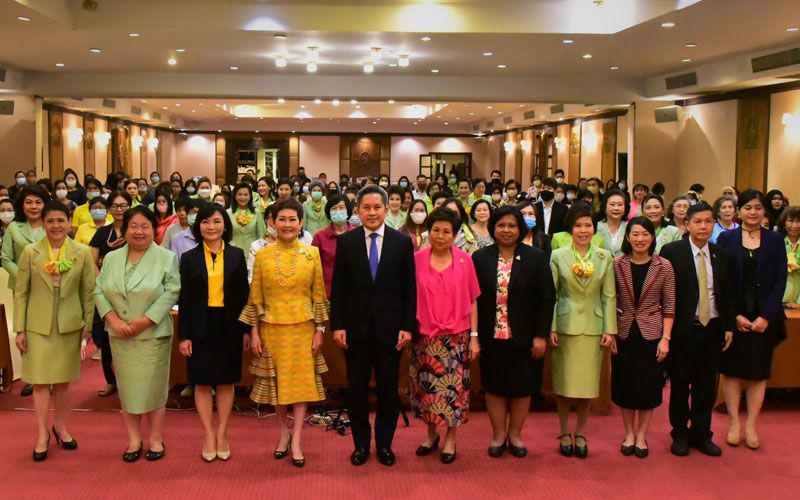 จัดอบรมเชิงปฏิบัติการ พัฒนาศักยภาพผู้ประกอบการสตรีชุมชน ยุควิถีชีวิตใหม่