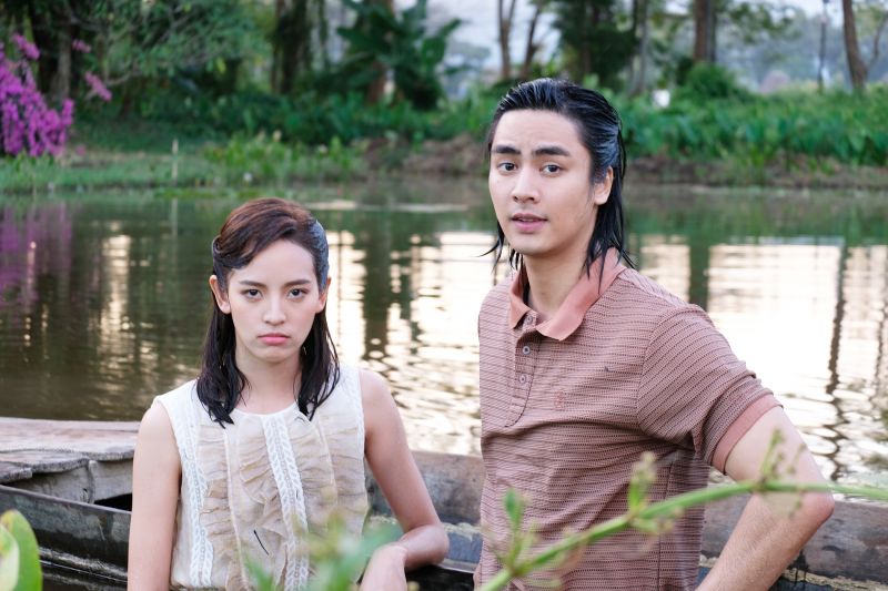 'ณิชา'หลอน!! เกาะ 'ไอซ์'หนึบ  ซีนหวานกลางบึงบัวกลายเป็นเขย่าขวัญ