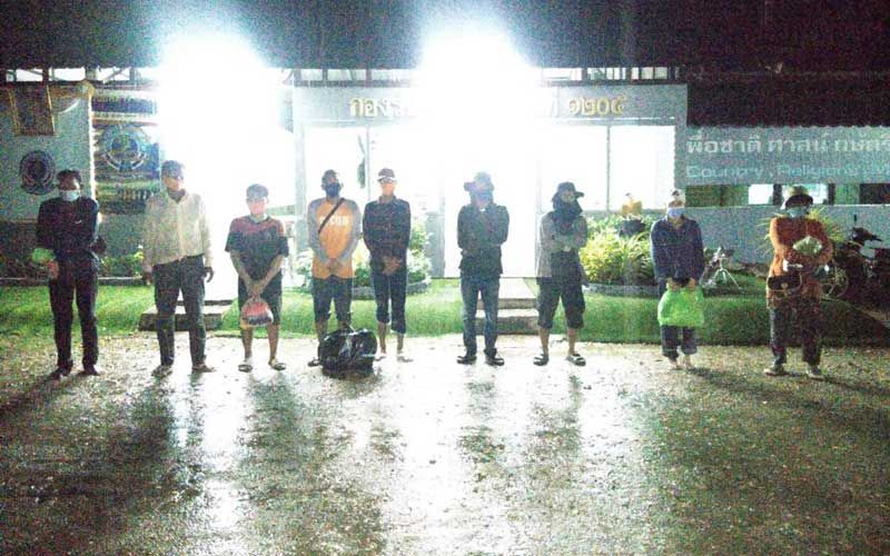 ทหารพรานรวบ 9 เขมรเดินเท้าฝ่าสายฝนลอบเข้าไทยช่องทางธรรมชาติ